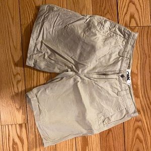 Lightly worn Men’s Mountain Khakis shorts. 35x10